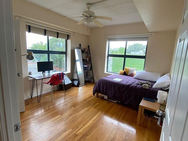 *Las imágenes son muestras representativas de la unidad anunciada. En algunos casos, las unidades reales que usted... - 955 Cambridge St