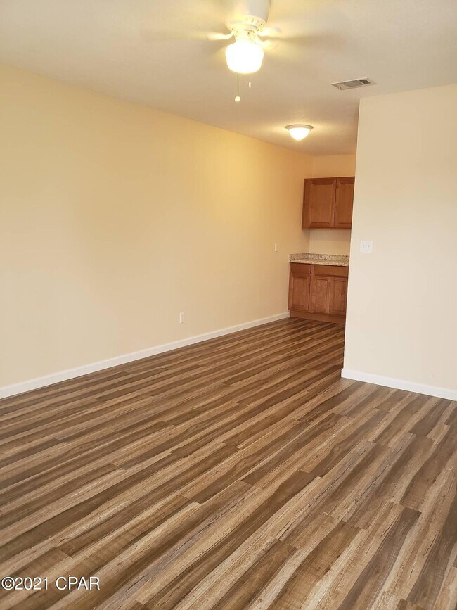 Foto del edificio - 5015 Cherry St