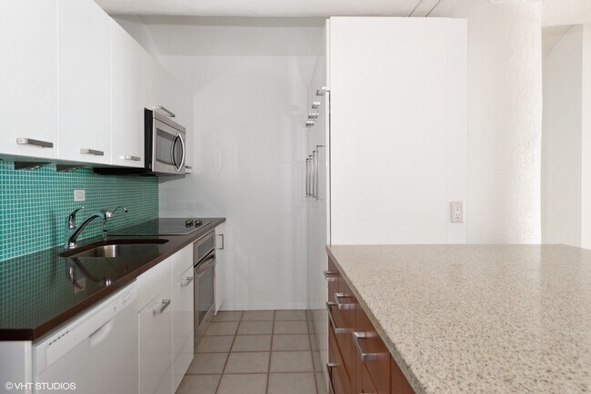Foto del edificio - 345 N Canal St