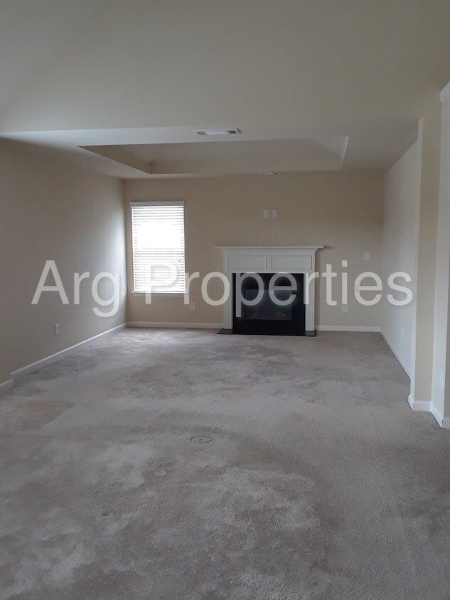 Building Photo - 3632 River Rock Rd