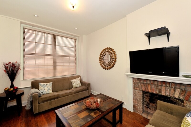 Foto principal - 248 E 83rd St