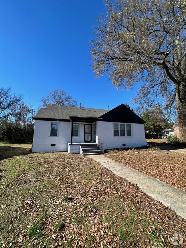 Poplar Glen Houses under 3,000 Memphis, TN 3 Homes