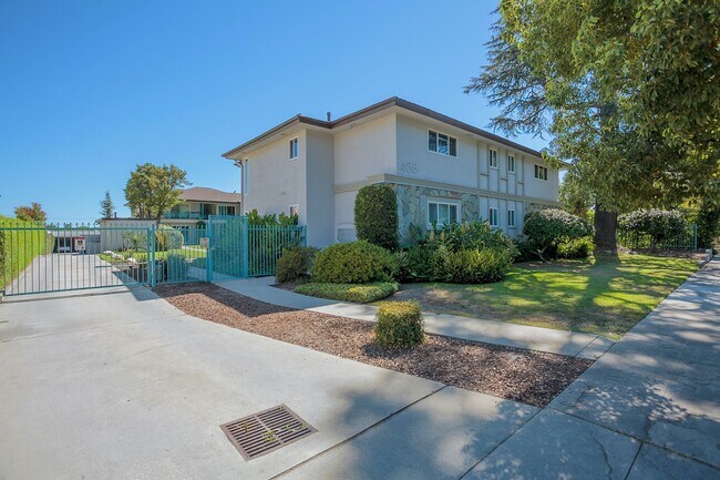 Building Photo - 488 E Washington Blvd