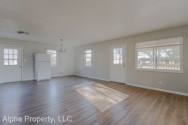 Foto del edificio - 3 br, 1 bath House - 102 Parkins Mill Rd