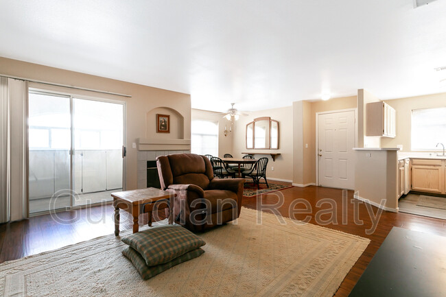 Foto del edificio - 4504 W Lake Mead Blvd