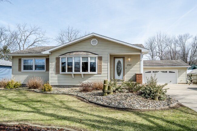 Building Photo - 2767 Oakwood Ln