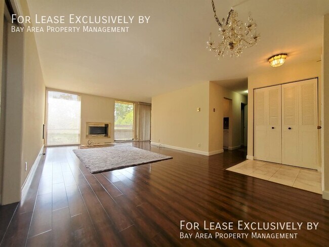 Building Photo - Large, sunny 3 BR / 2 Bath in Foster City!