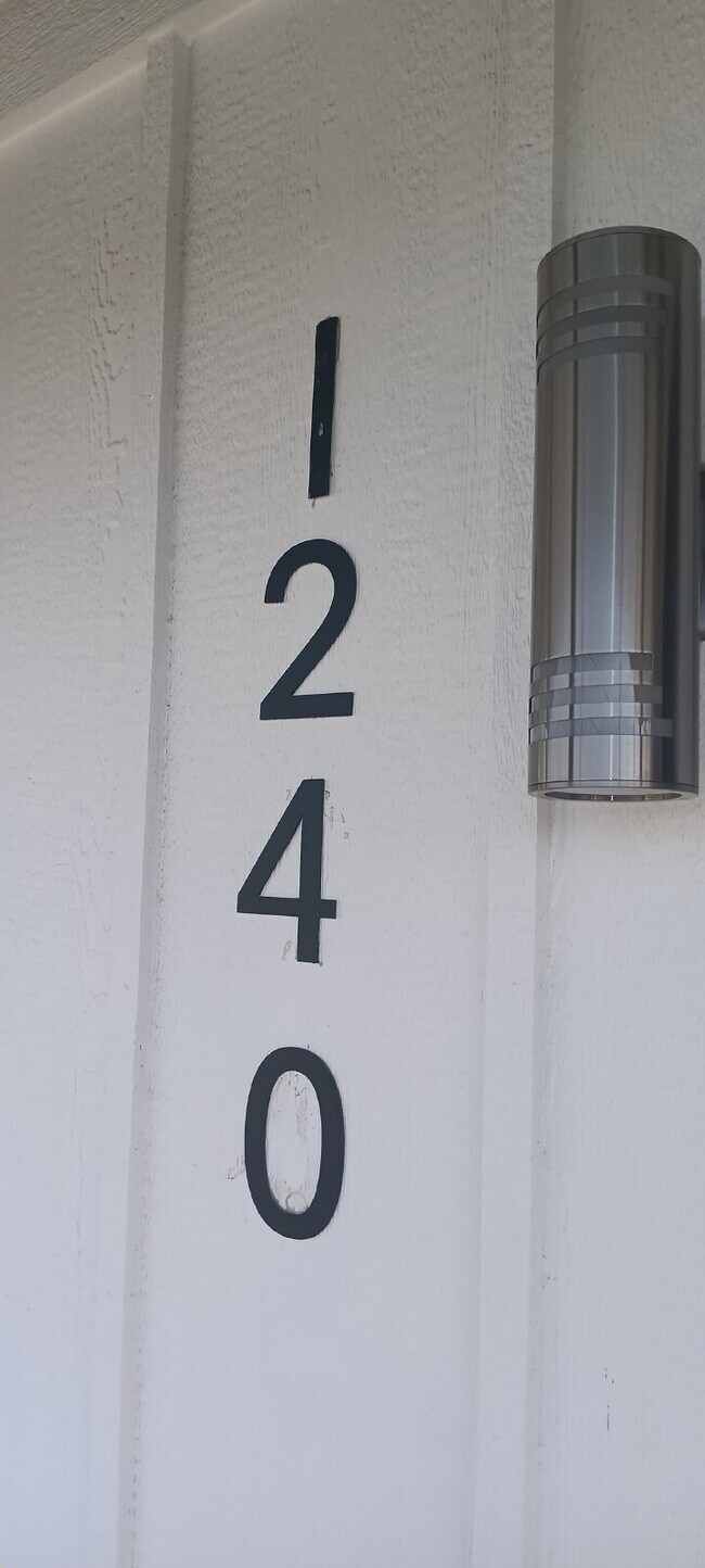Photo - 1240 W 18th St Apartment