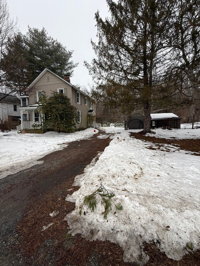 Building Photo - 92 Fairview Ave