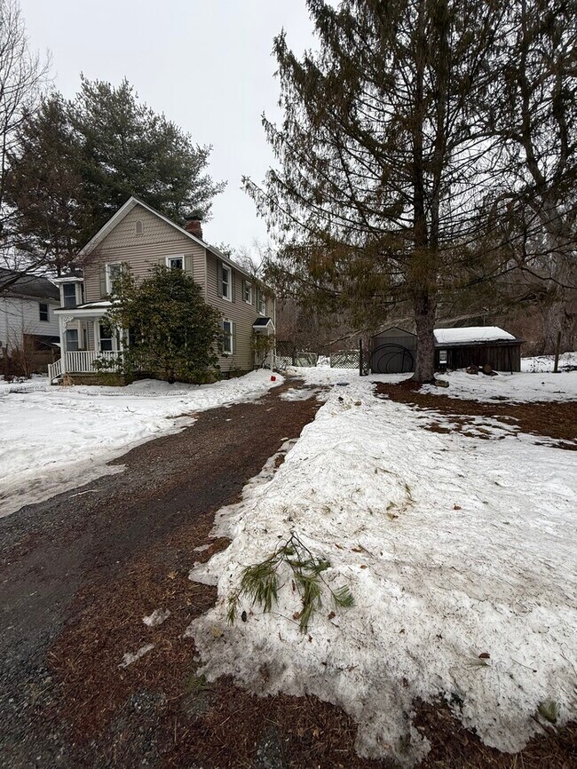 Foto del edificio - 92 Fairview Ave