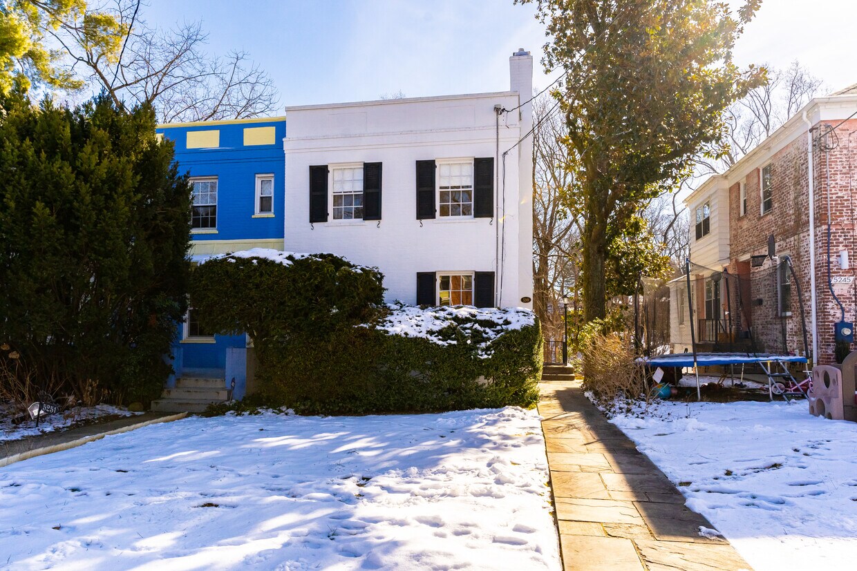 Primary Photo - 5249 Nebraska Ave NW