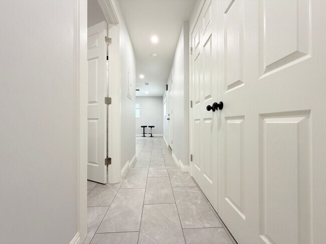Foto del edificio - 6713 Goodland Ave