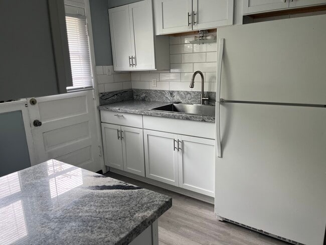 Foto del edificio - 1360 Wentworth Ave