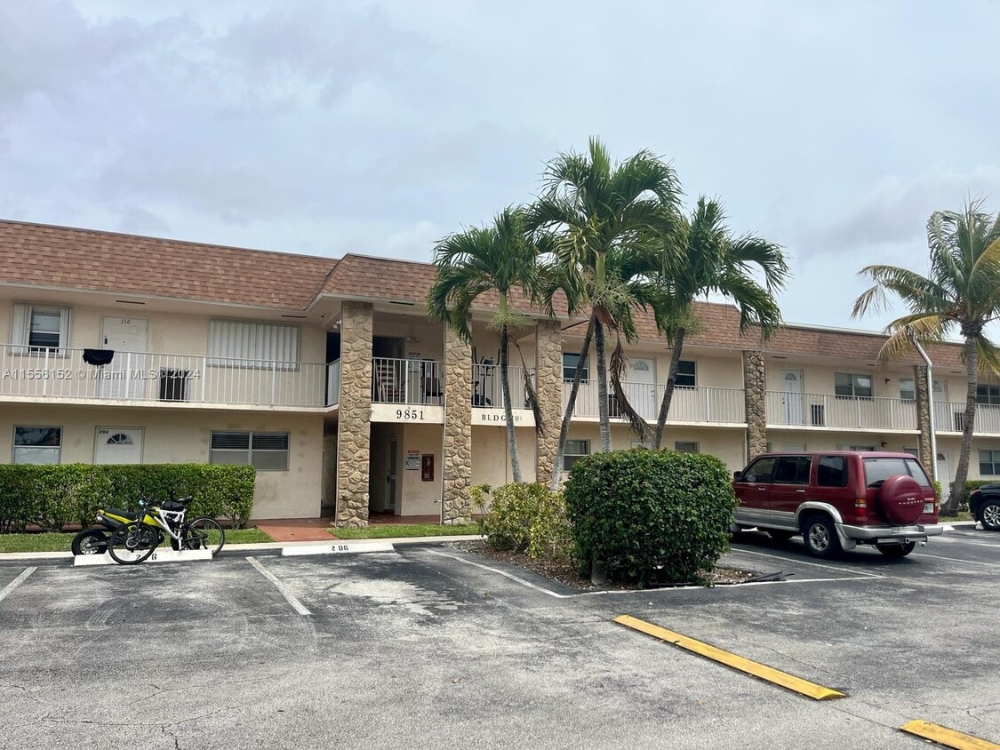9851 Sandalfoot Blvd Unit 213, Boca Raton, FL 33428 Condo for Rent in