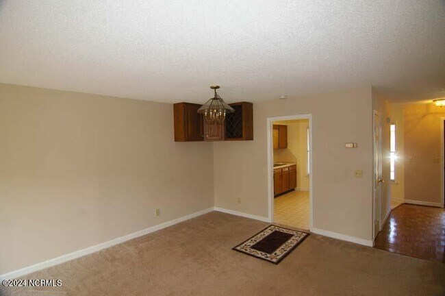 Building Photo - 2069 Quail Ridge Rd