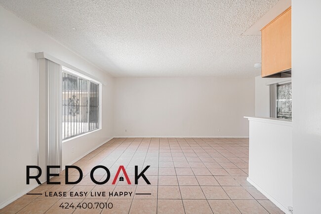Foto del edificio - 3021 N Santa Fe Ave