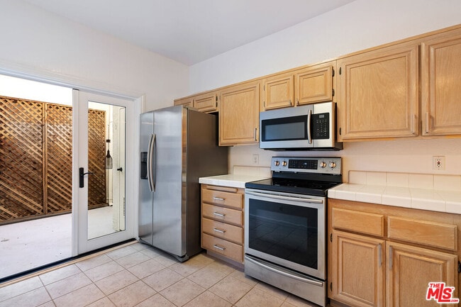 Building Photo - 5480 Spanish Oak Ln
