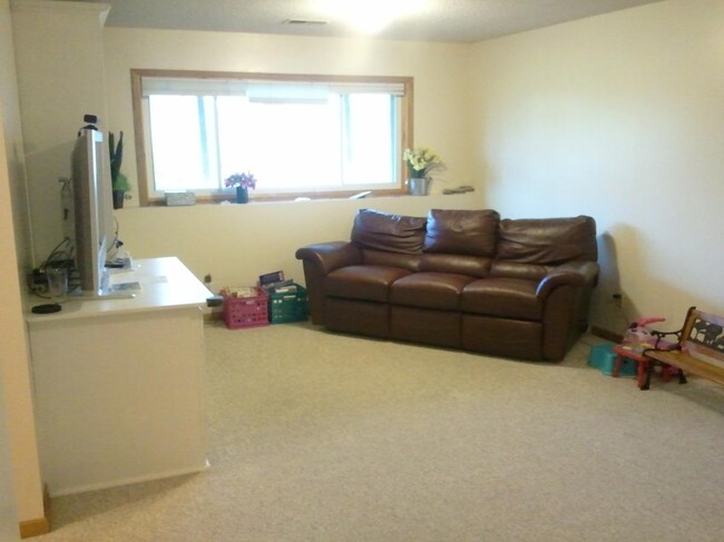 Building Photo - 15929 Hyland Pointe Ct