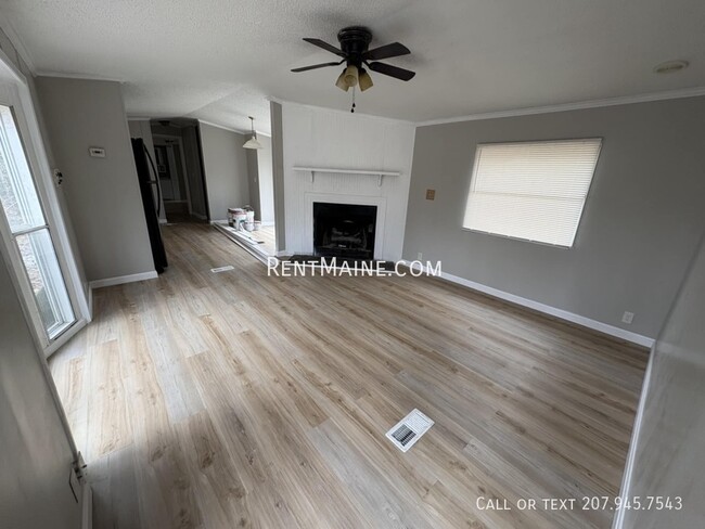 Building Photo - 25 Balsam Ln