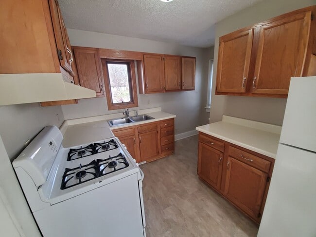 Building Photo - 2 bedroom, 1 bathroom rental home!