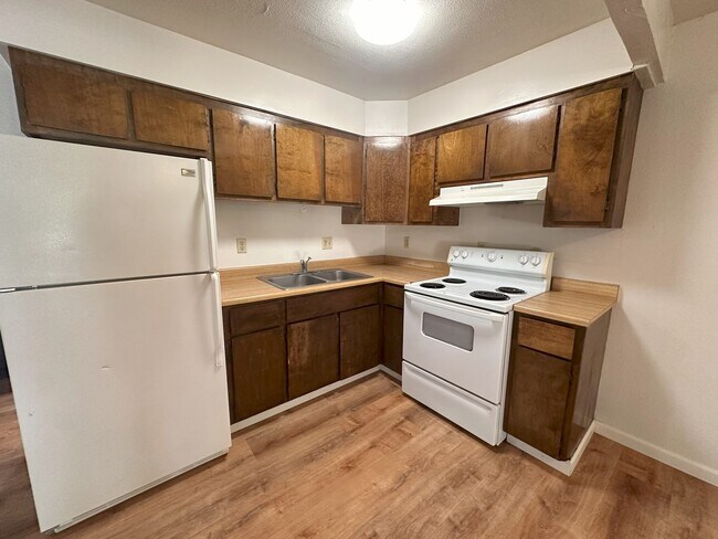 Foto del edificio - Upstairs 2 bed, 1 bath Apartment