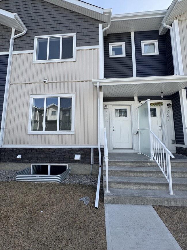 Building Photo - 137 Red Embers Link NE