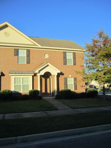 Entrada principal - Carriage Square Homes at Morgan Pines