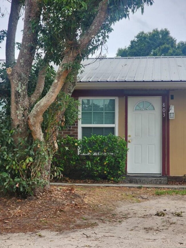Foto del edificio - Two bedroom one bath duplex - Fort Meade