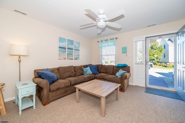 Building Photo - 20 Horizon Ln