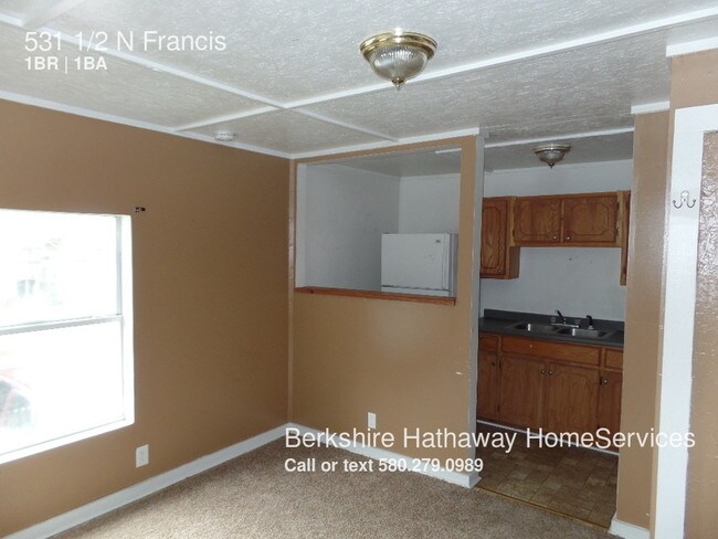 Building Photo - 531 1/2 N Francis St
