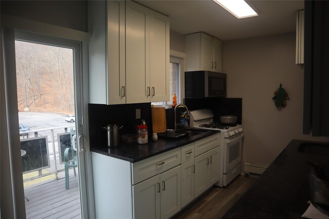 Building Photo - 15 Tanager Rd