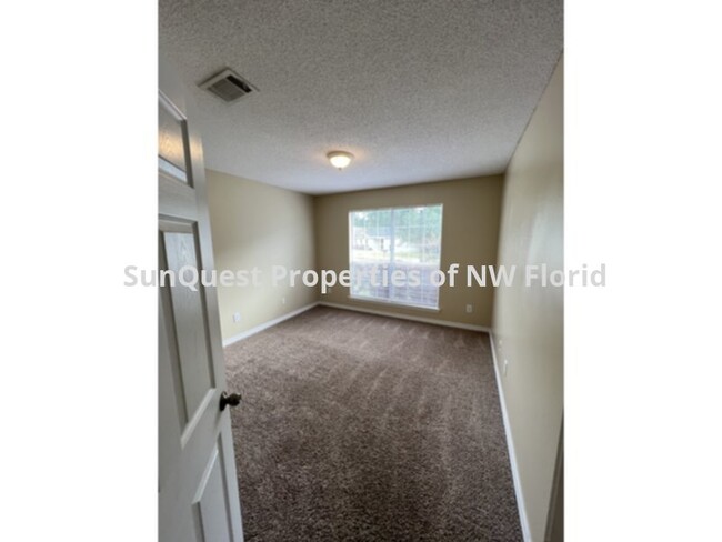 Building Photo - West Mobile - 4 Bedroom