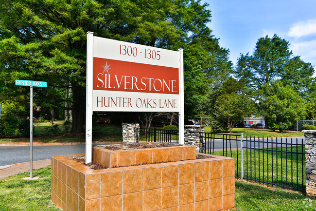 Building Photo - Silverstone Apartments