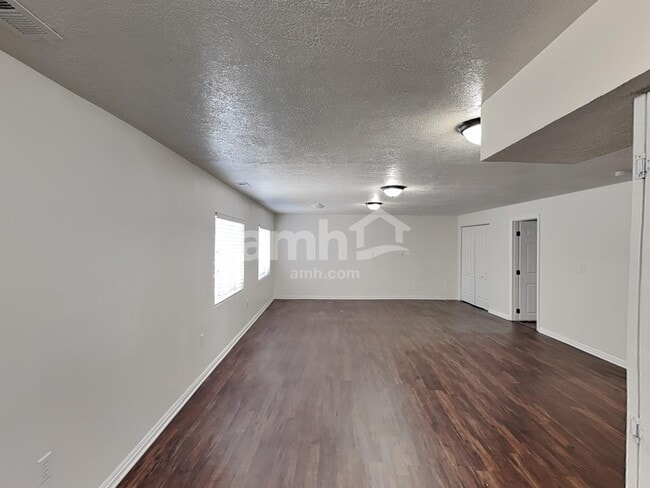 Building Photo - 8474 Delicate Arch Dr