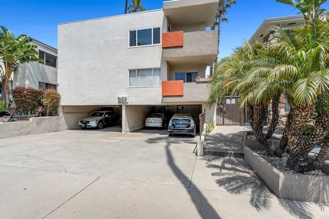 Building Photo - 937 5th St