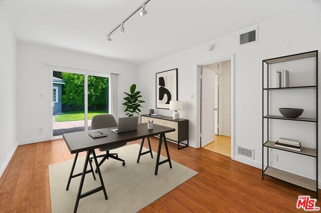 Foto del edificio - 1918 Prosser Ave