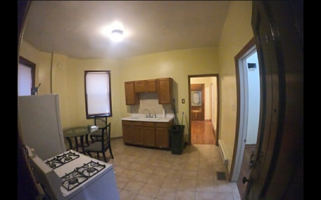 Foto del edificio - 3812 N Ashland Ave