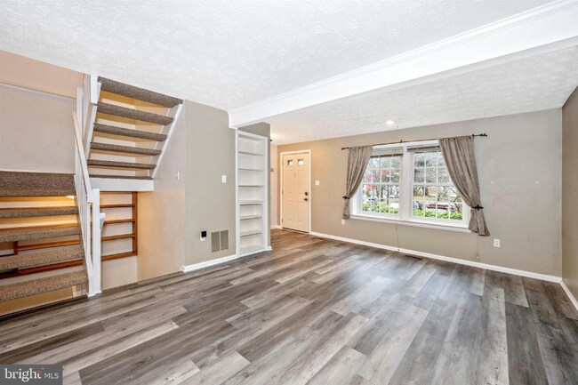 Building Photo - 10647 Whiterock Ct