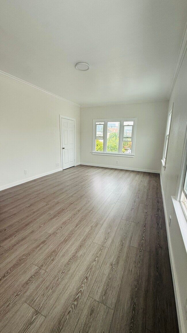 Sala de estar - 4760 1/2 Lexington Ave
