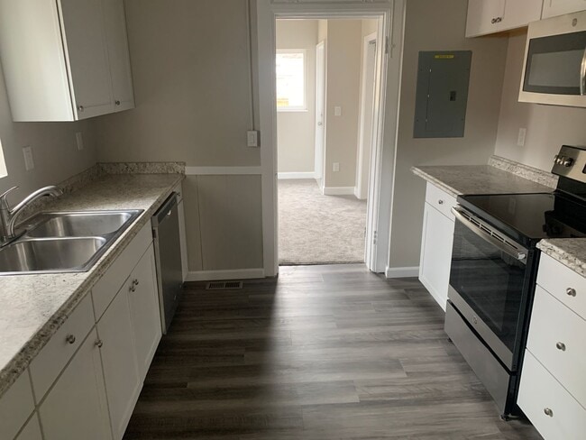 Photo - 2018-2020 S Columbine St Apartment