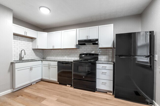 Foto del edificio - Modern 3 Bedroom Home for Rent with Fenced...