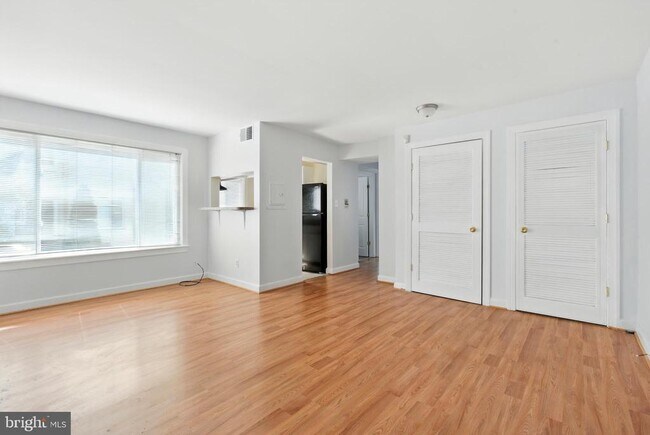 Building Photo - 709 Brandywine St SE