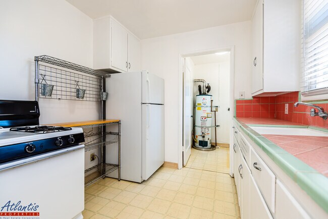 Building Photo - 40 Park Ave