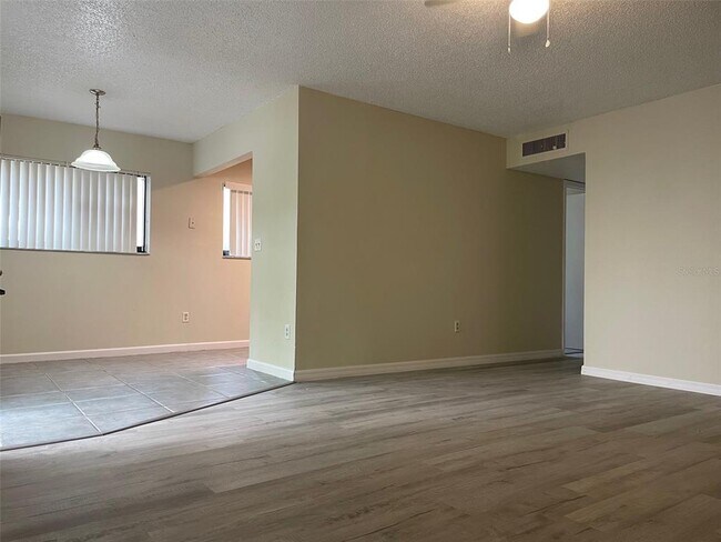 Foto del edificio - 11715 Raintree Village Blvd