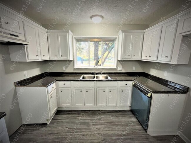 Foto del edificio - 4568 Kirkley Cir