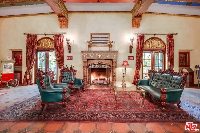 Foto del edificio - 642 S Bronson Ave