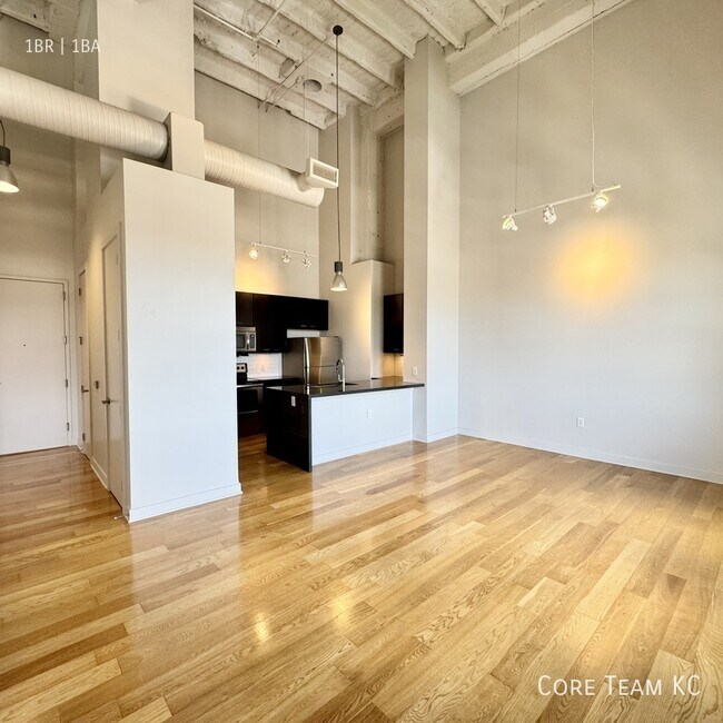 Building Photo - 217 W Pershing Rd