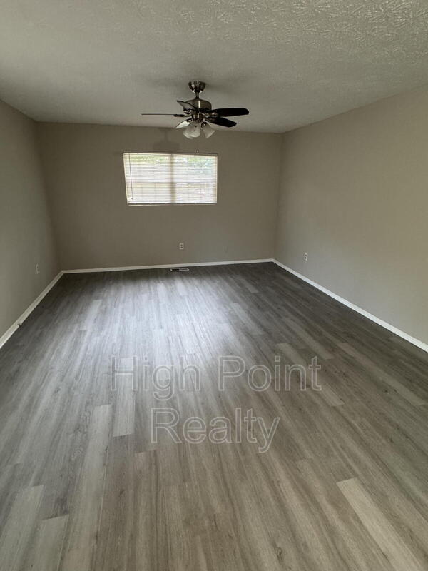Foto del edificio - 311 Coleman Ln