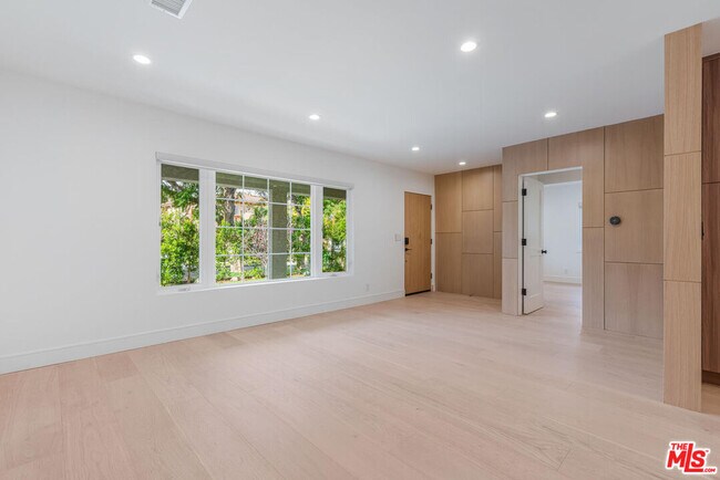 Building Photo - 5110 Garden Grove Ave