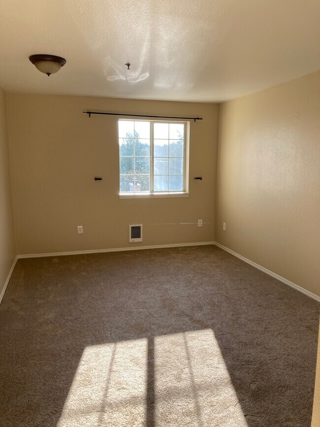 master bedroom - 2610 118th Ave SE